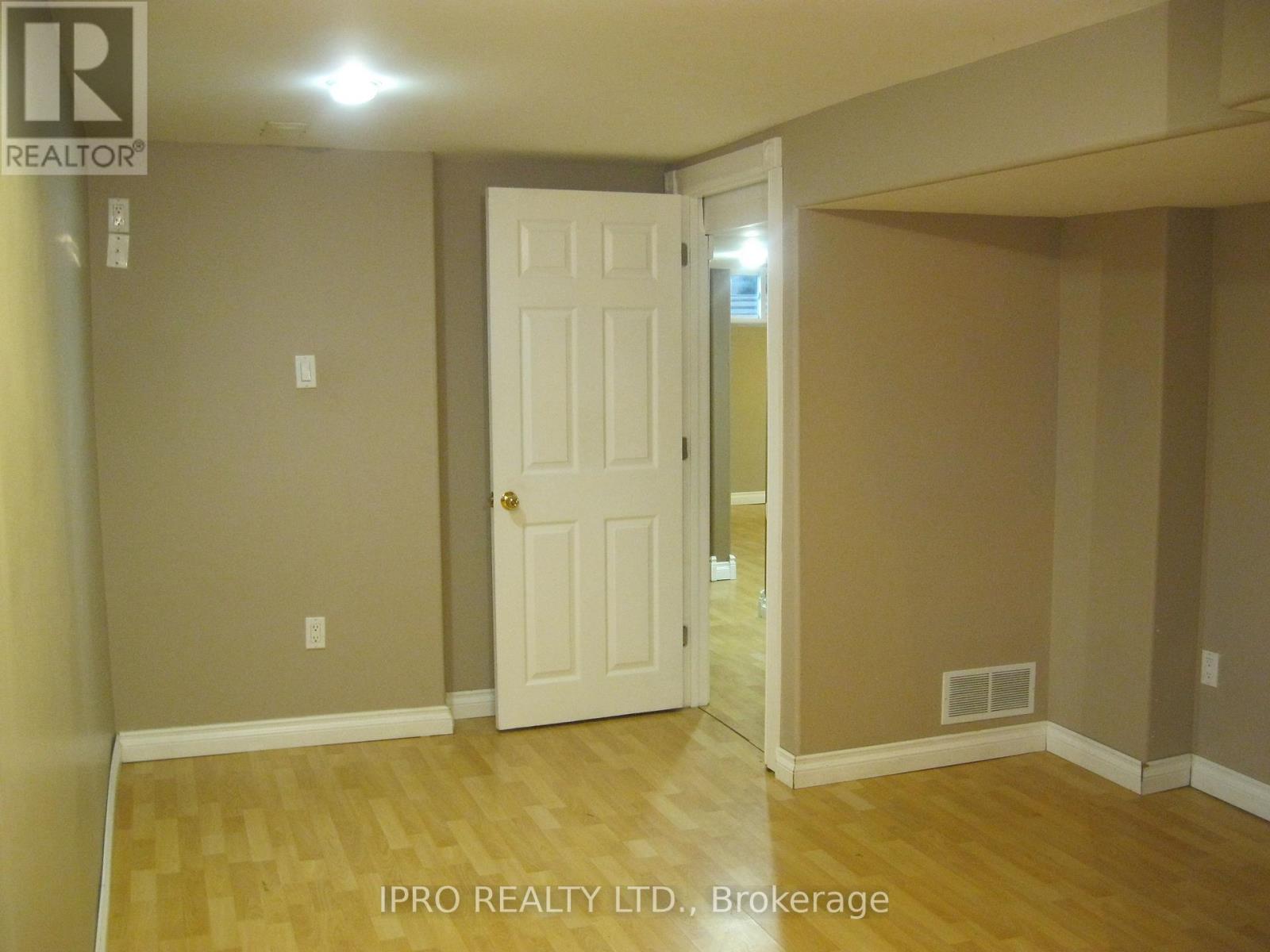 79 John Street, Orangeville, Ontario  L9W 2P7 - Photo 10 - W12099128