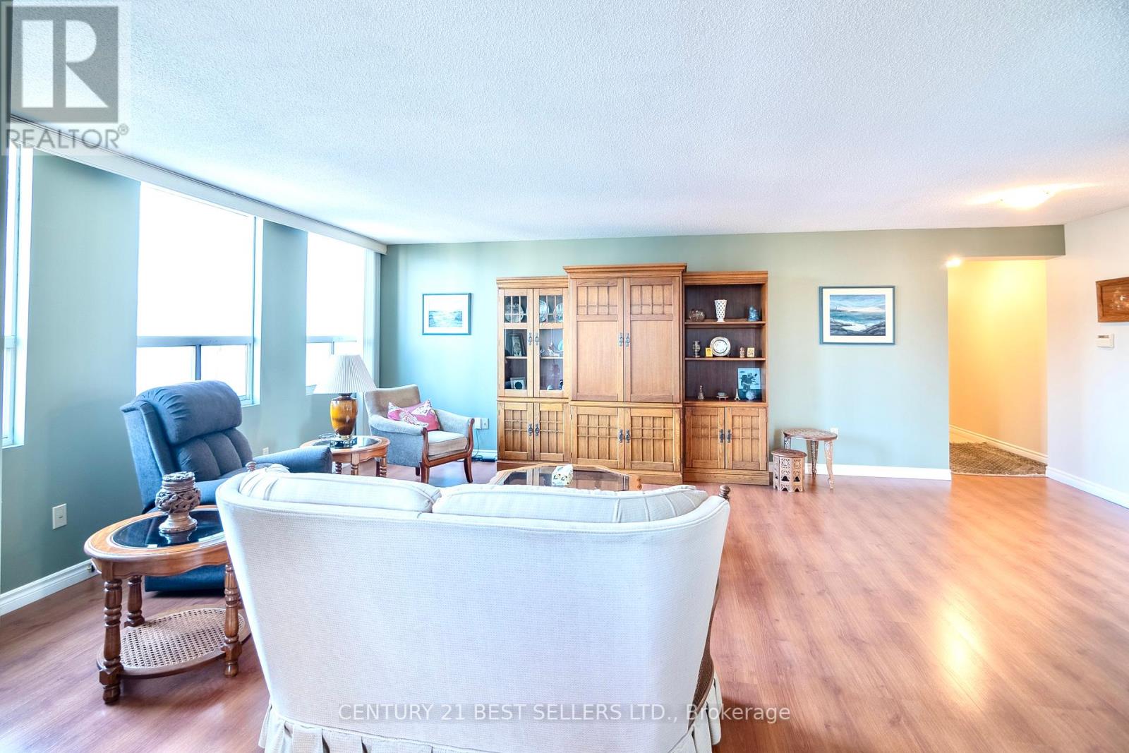 1803 - 3650 Kaneff Crescent, Mississauga, Ontario  L5A 4A1 - Photo 3 - W12099205