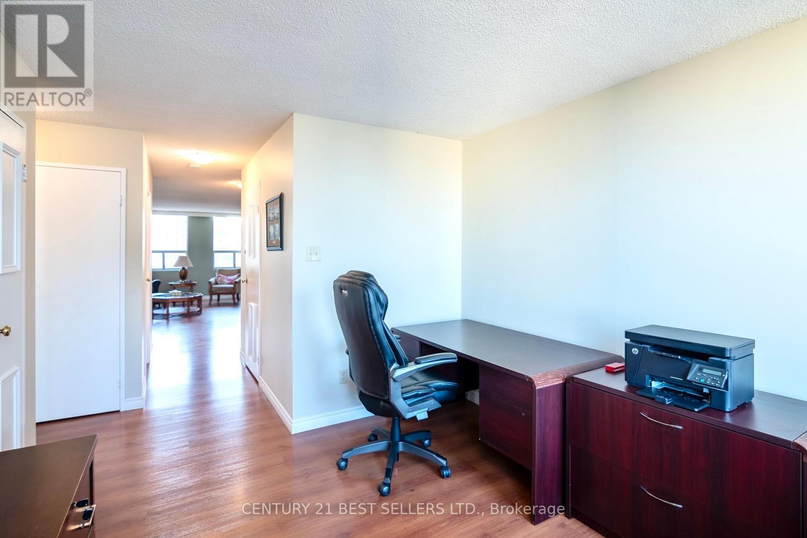 1803 - 3650 Kaneff Crescent, Mississauga, Ontario  L5A 4A1 - Photo 7 - W12099205