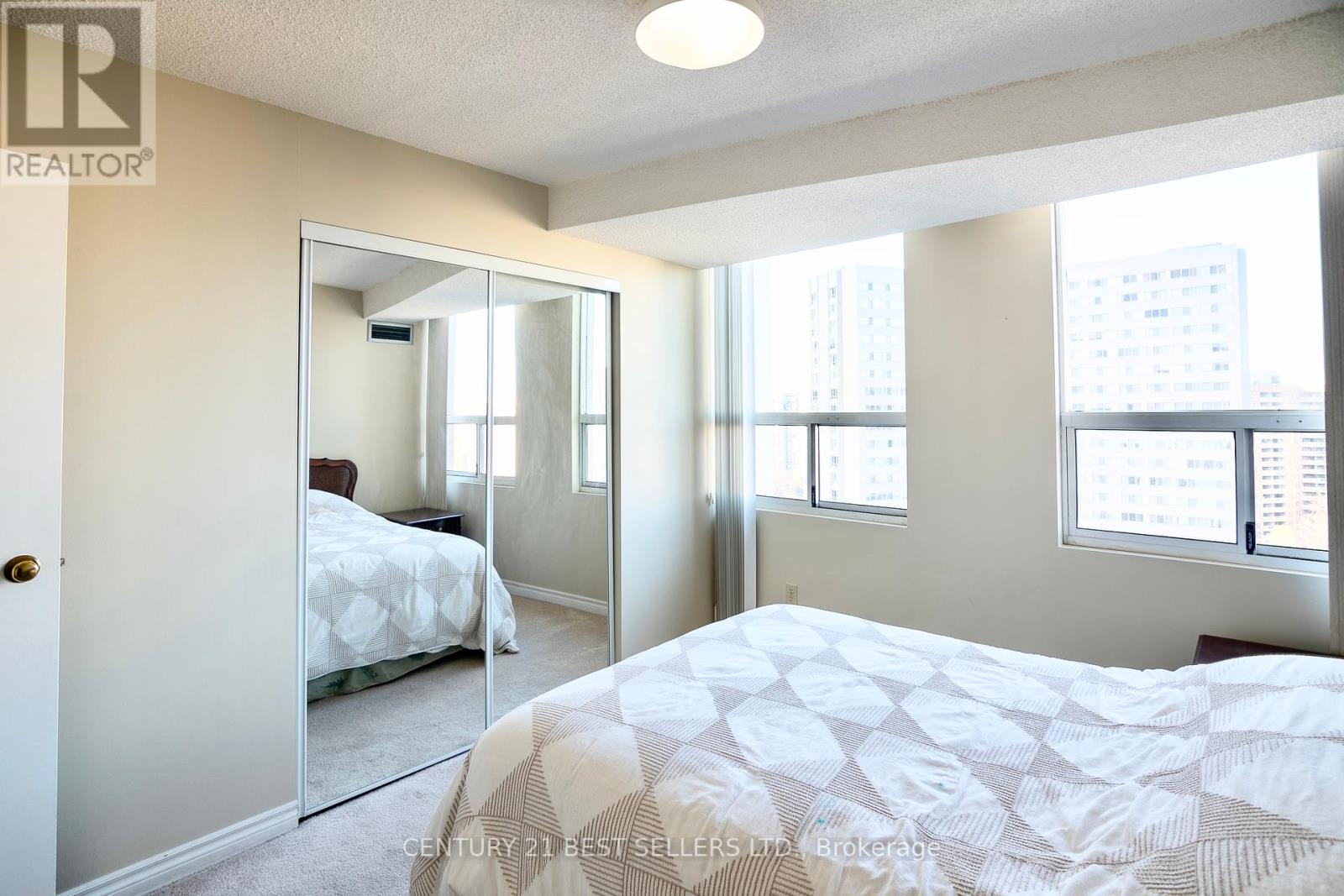 1803 - 3650 Kaneff Crescent, Mississauga, Ontario  L5A 4A1 - Photo 8 - W12099205