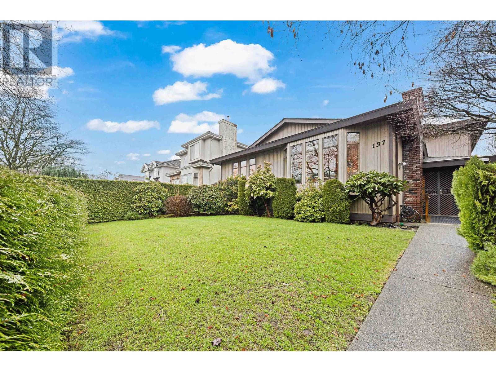 Property at 137 W WOODSTOCK AVENUE image 1