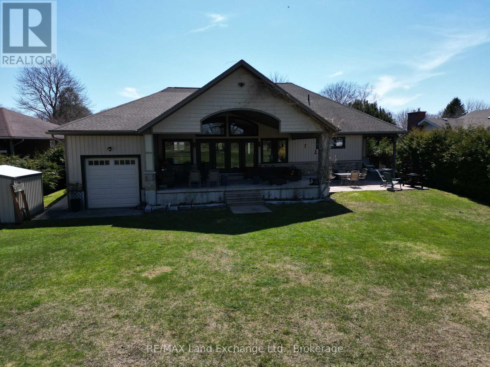 203 Campbell Crescent, Kincardine, Ontario  N2Z 1B9 - Photo 4 - X12047894