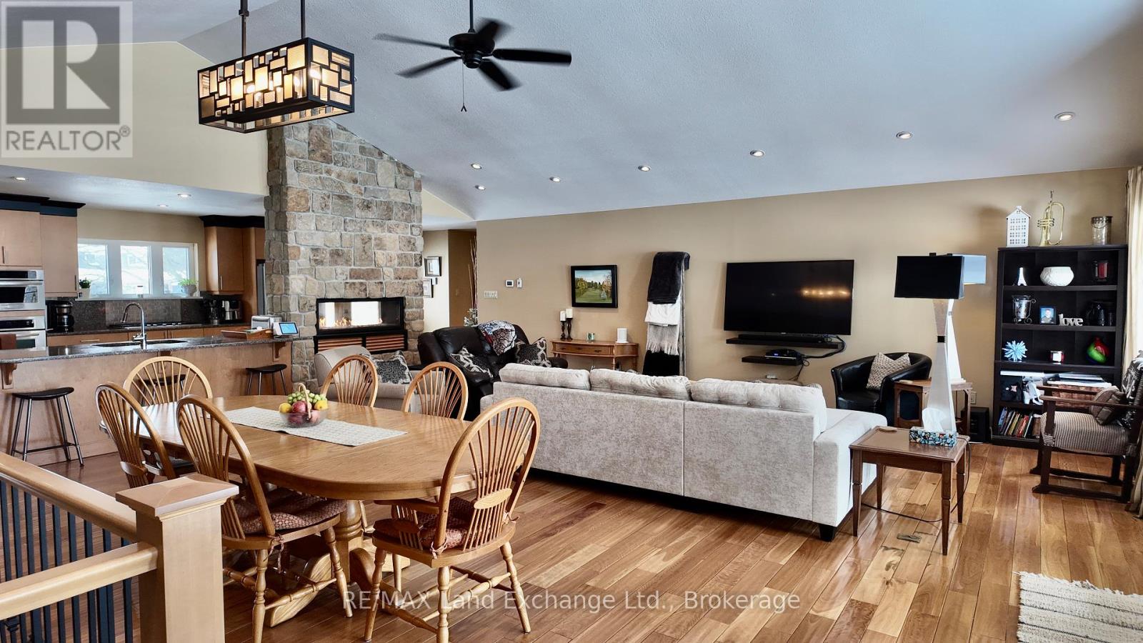 203 Campbell Crescent, Kincardine, Ontario  N2Z 1B9 - Photo 18 - X12047894