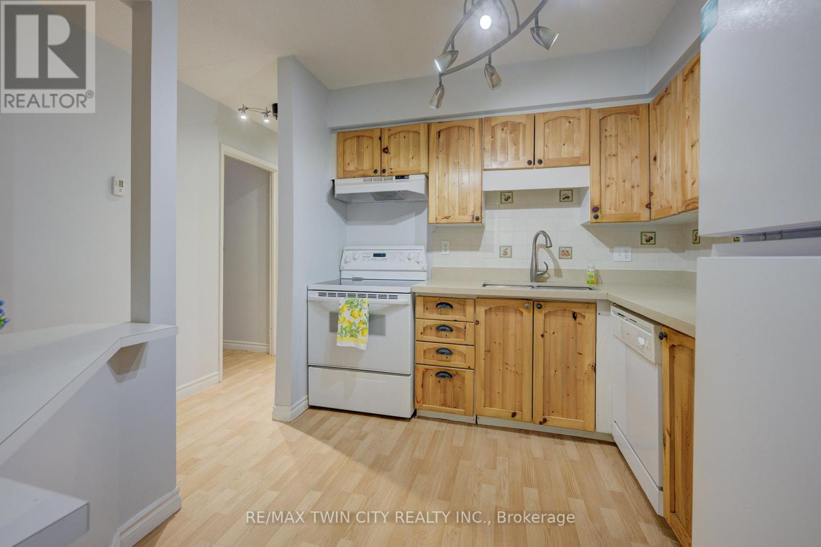 25 - 3085 Kingsway Drive, Kitchener, Ontario  N2C 2P1 - Photo 11 - X12099215