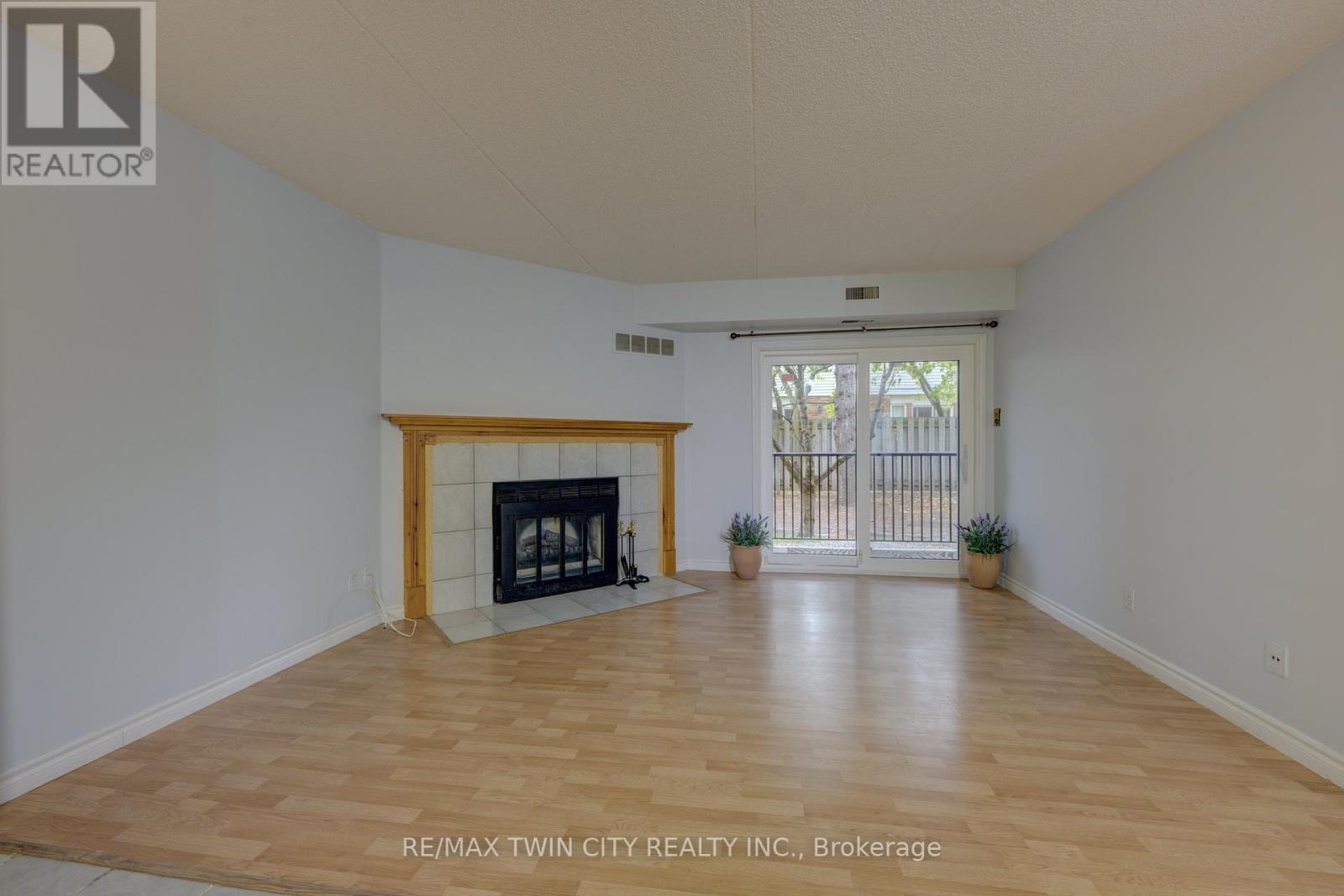 Property at 25 - 3085 KINGSWAY DRIVE image 5