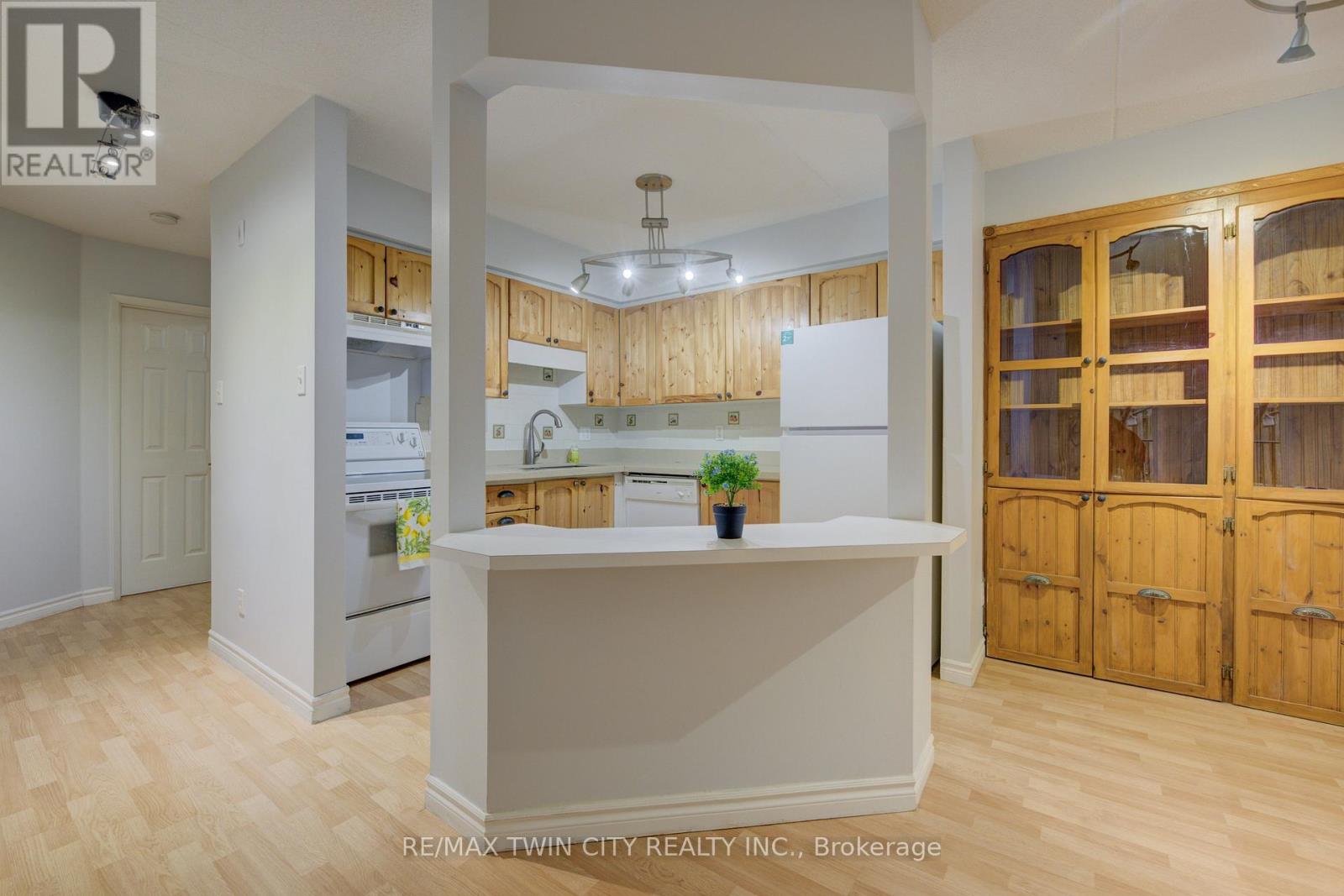 25 - 3085 Kingsway Drive, Kitchener, Ontario  N2C 2P1 - Photo 7 - X12099215
