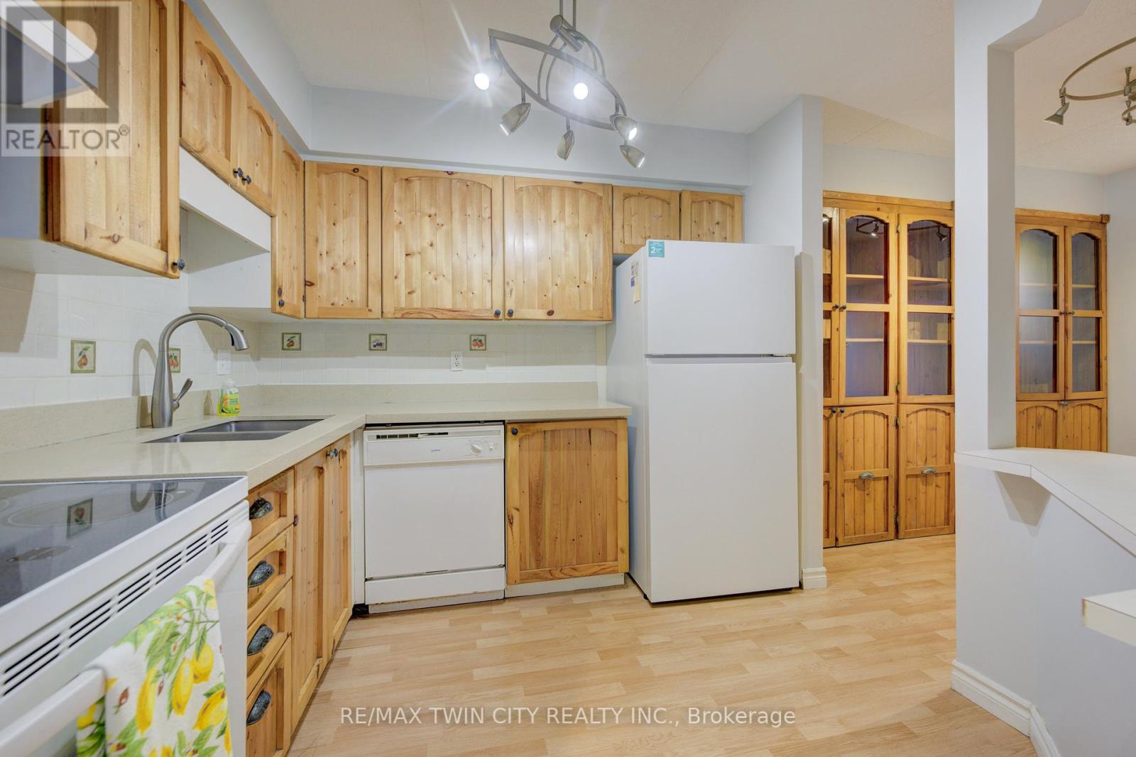 25 - 3085 Kingsway Drive, Kitchener, Ontario  N2C 2P1 - Photo 9 - X12099215