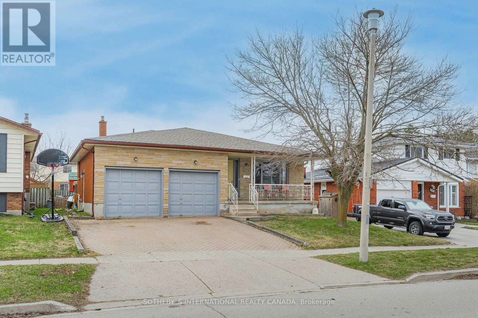 Property at 563 CHAMPLAIN BOULEVARD image 1