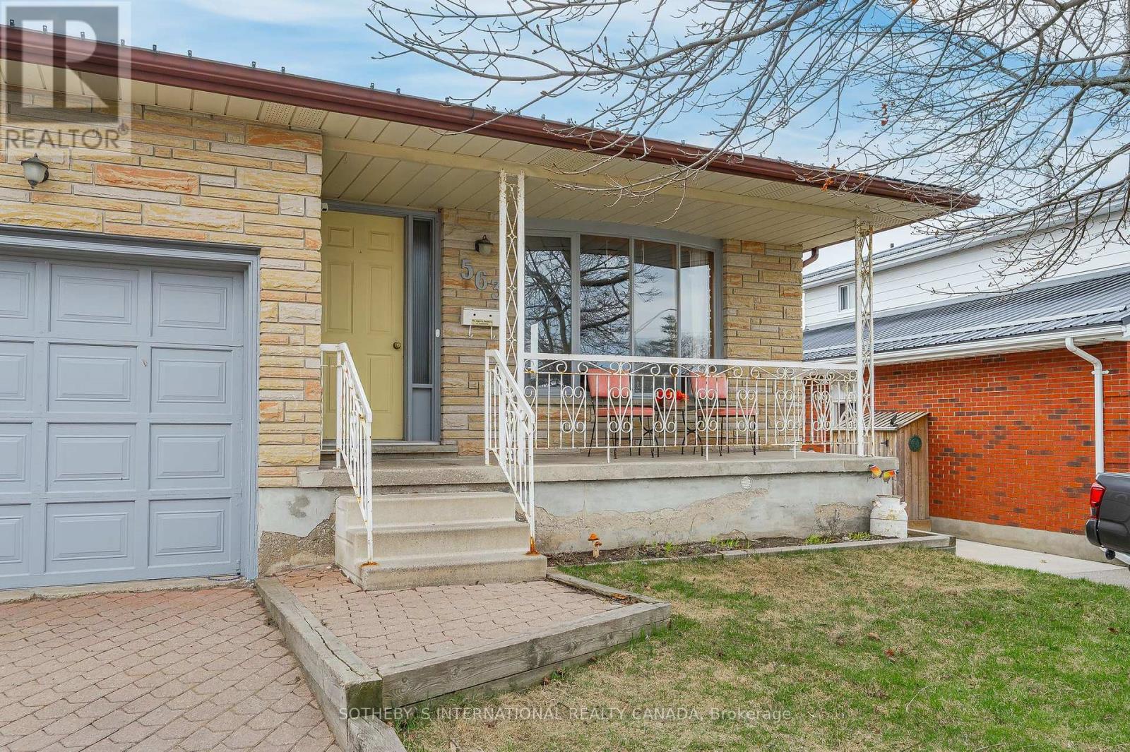 Property at 563 CHAMPLAIN BOULEVARD image 4