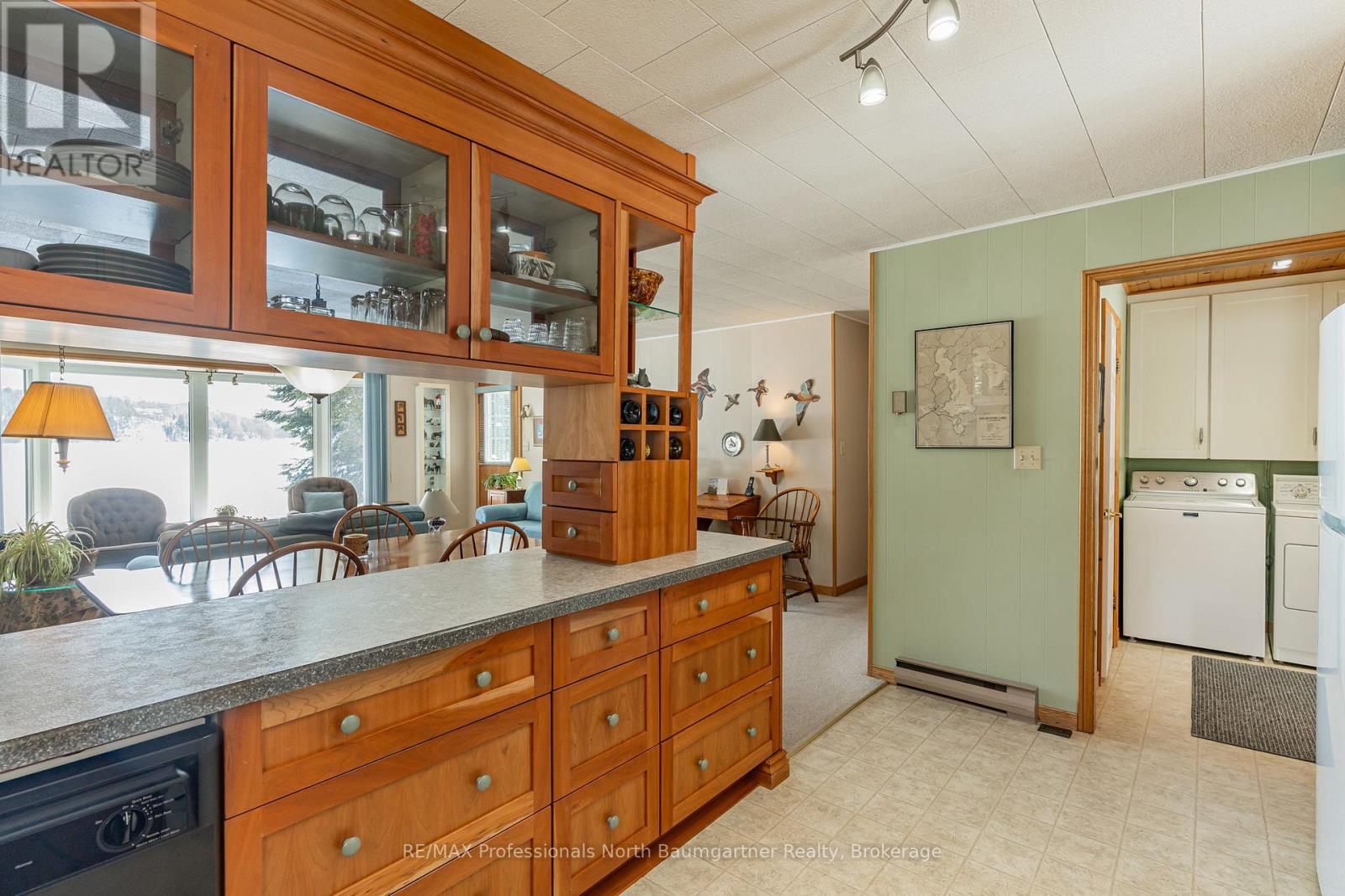 6258 Haliburton Lake Road, Dysart Et Al, Ontario  K0M 1S0 - Photo 12 - X12074153