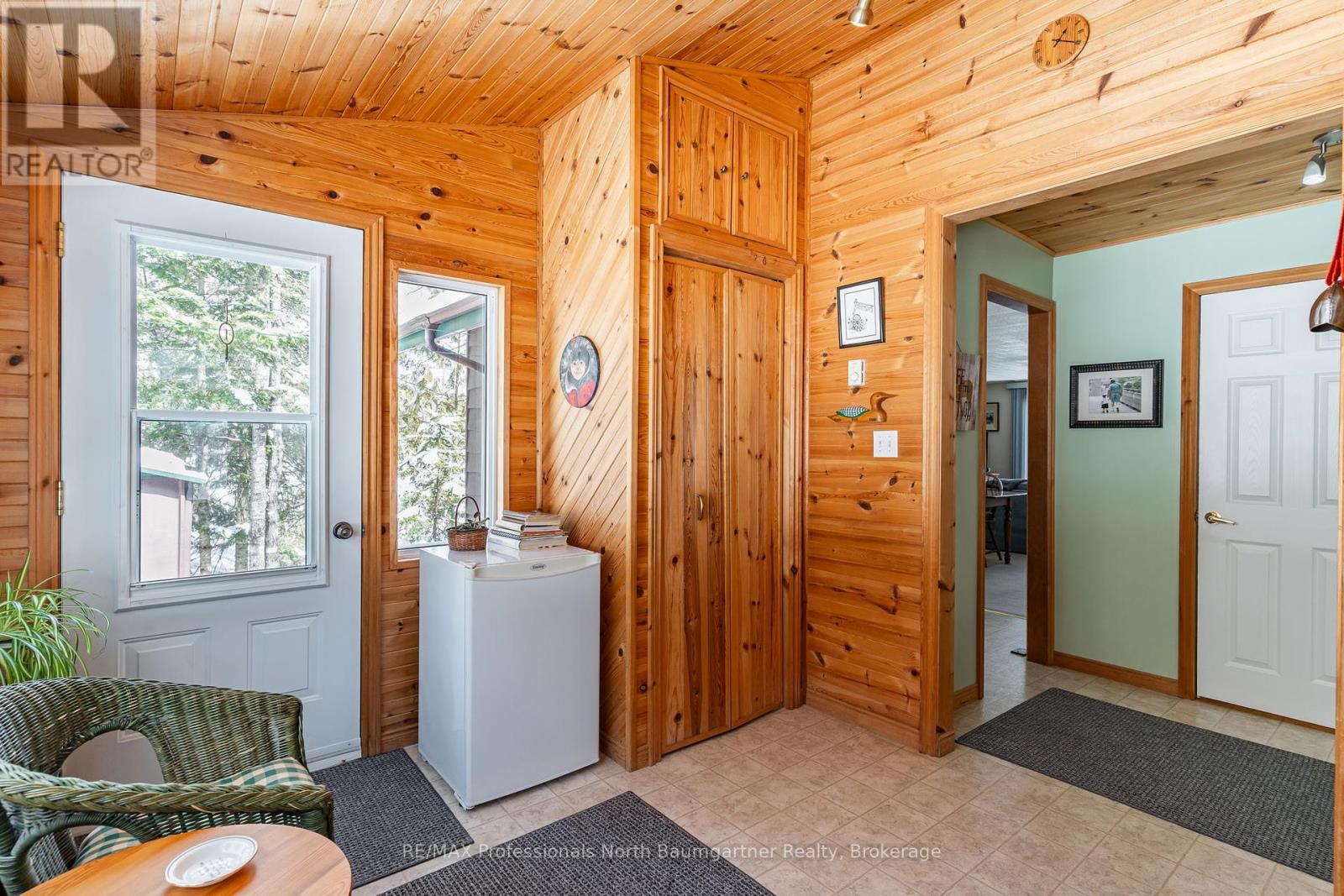 6258 Haliburton Lake Road, Dysart Et Al, Ontario  K0M 1S0 - Photo 6 - X12074153
