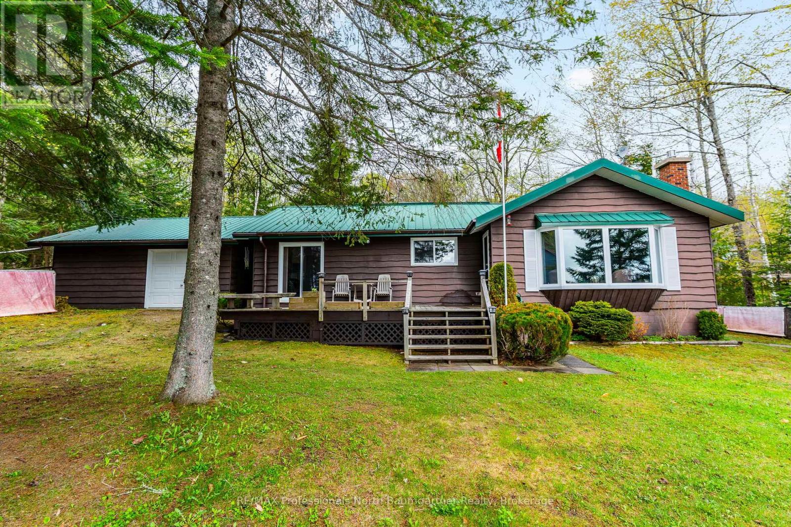 6258 Haliburton Lake Road, Dysart Et Al, Ontario  K0M 1S0 - Photo 3 - X12074153