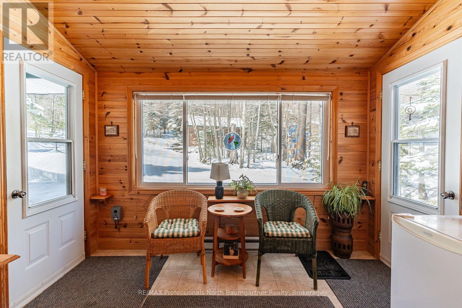 6258 Haliburton Lake Road, Dysart Et Al, Ontario  K0M 1S0 - Photo 5 - X12074153