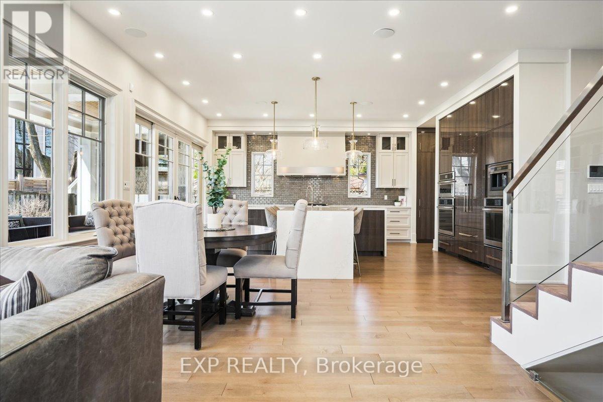 528 Wellington Crescent, Oakville, Ontario  L6L 4X5 - Photo 15 - W12099405