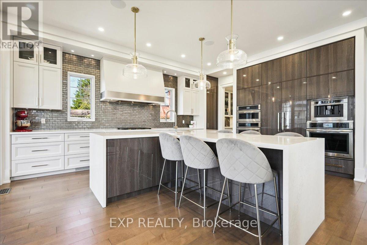 528 Wellington Crescent, Oakville, Ontario  L6L 4X5 - Photo 18 - W12099405