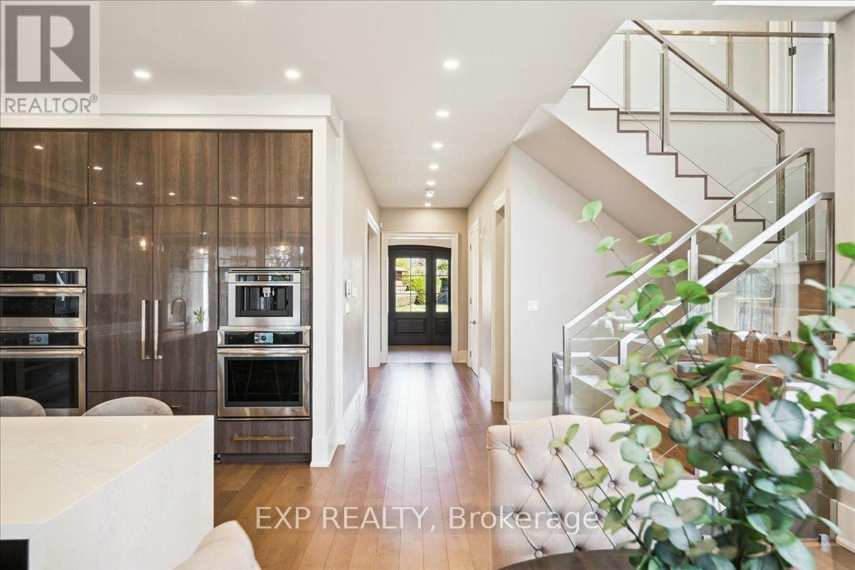 528 Wellington Crescent, Oakville, Ontario  L6L 4X5 - Photo 19 - W12099405