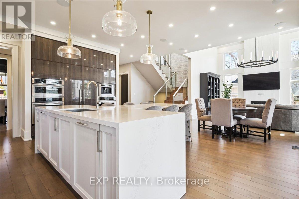528 Wellington Crescent, Oakville, Ontario  L6L 4X5 - Photo 21 - W12099405