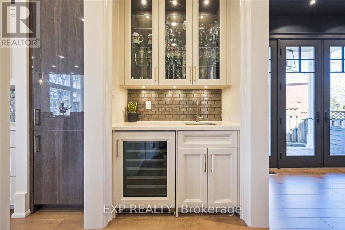 528 Wellington Crescent, Oakville, Ontario  L6L 4X5 - Photo 23 - W12099405