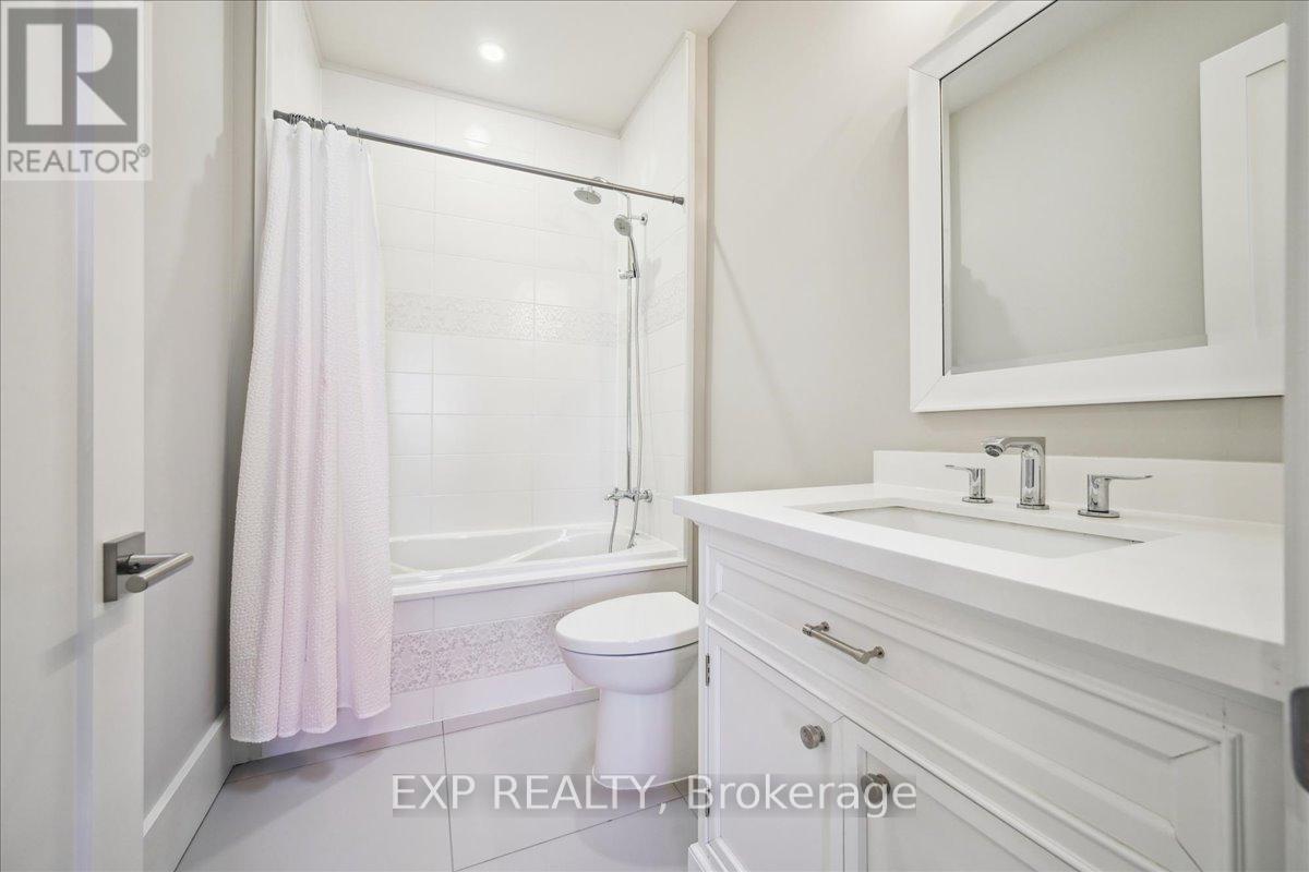 528 Wellington Crescent, Oakville, Ontario  L6L 4X5 - Photo 33 - W12099405