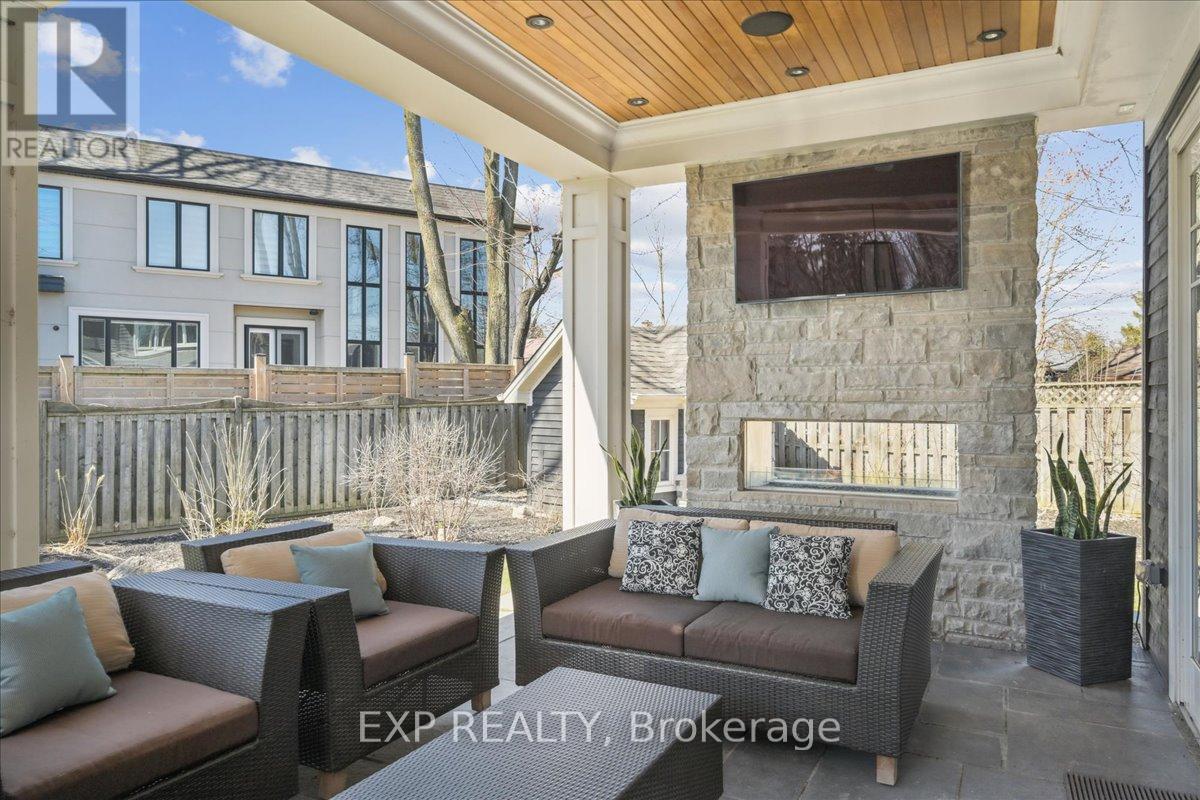 528 Wellington Crescent, Oakville, Ontario  L6L 4X5 - Photo 48 - W12099405
