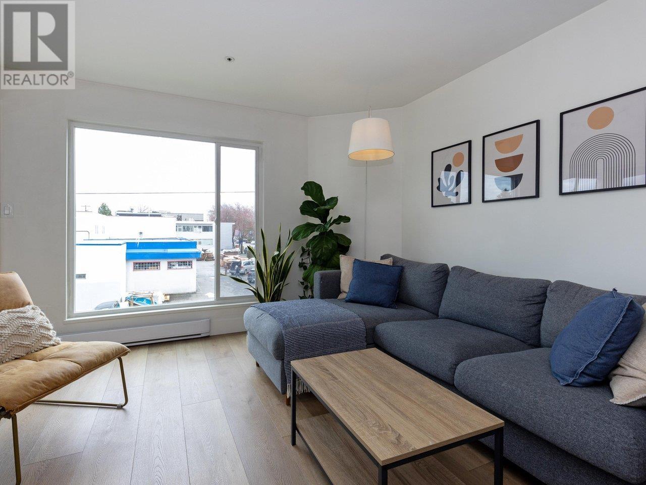 302 3505 W Broadway, Vancouver, British Columbia  V6R 2B5 - Photo 3 - R2993489