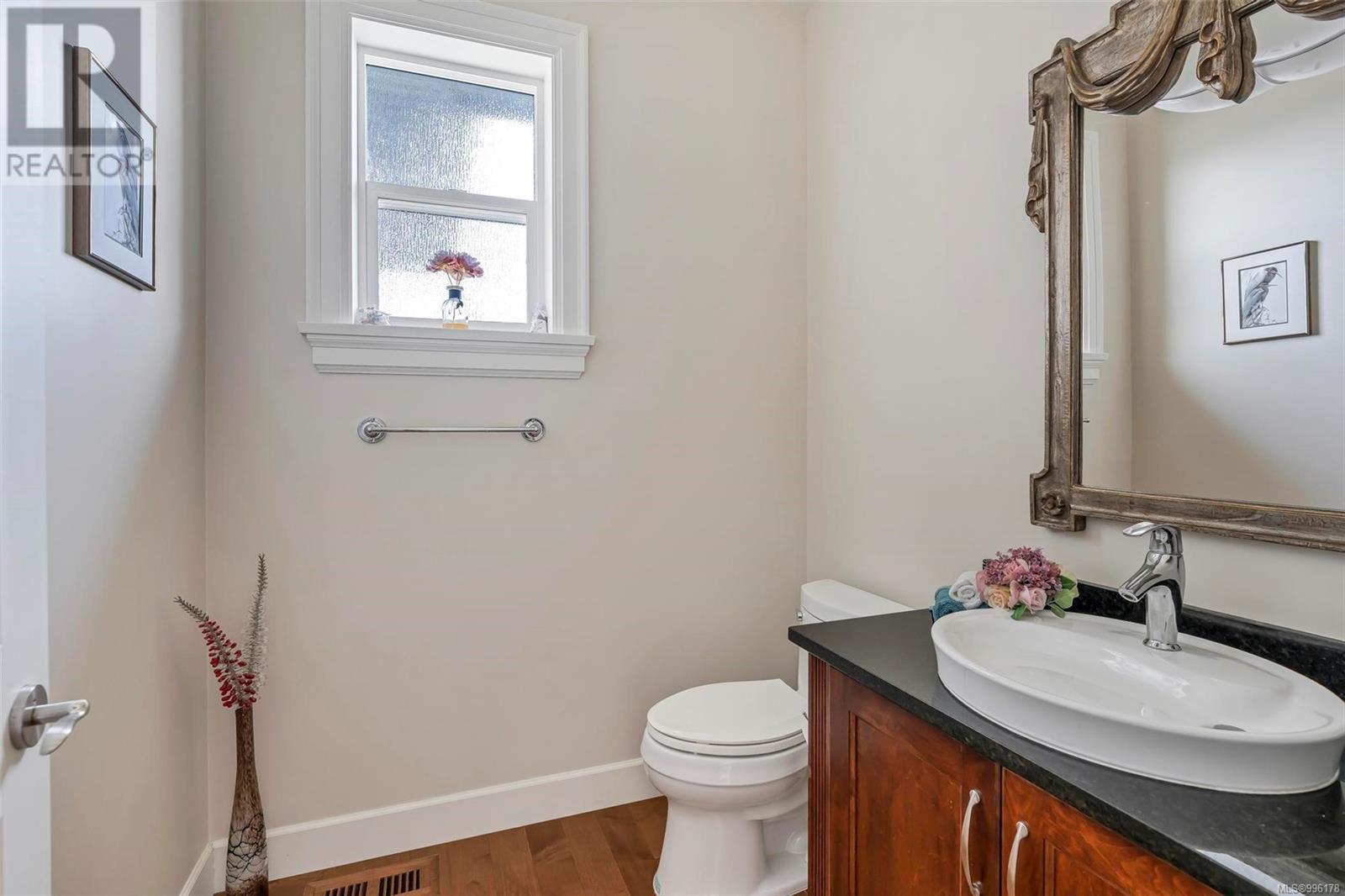 Property at 943 Sea ridge Lane image 2