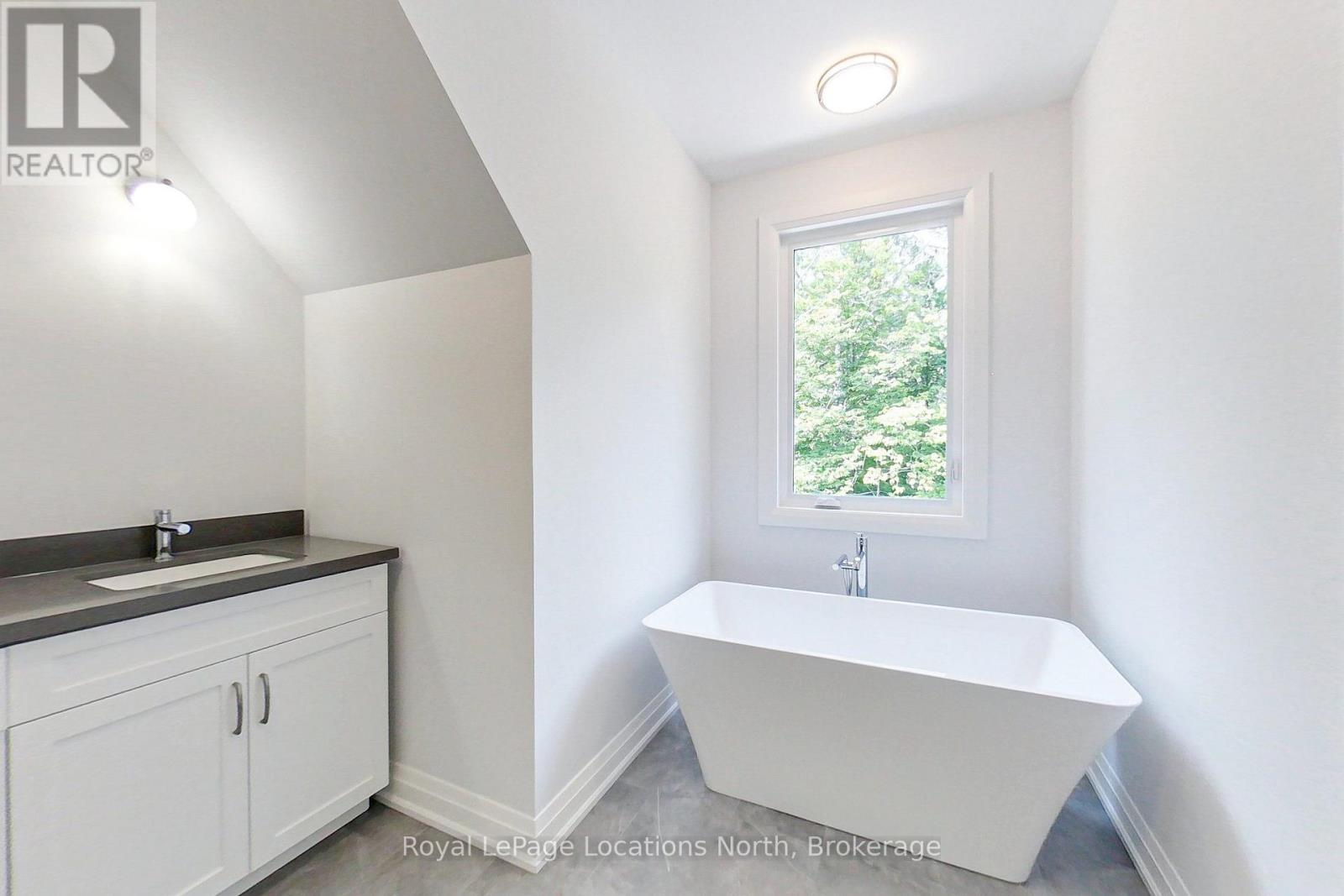 8 - 134 Landry Lane, Blue Mountains, Ontario  N0H 2P0 - Photo 8 - X12099391