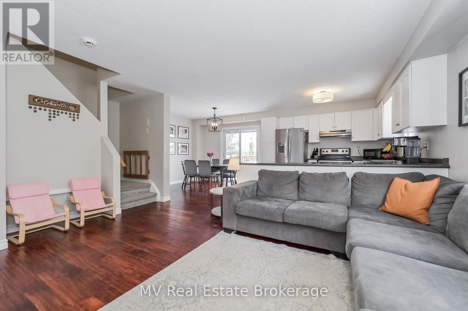 284 Millburn Boulevard, Centre Wellington, Ontario  N1M 3S3 - Photo 16 - X12099396