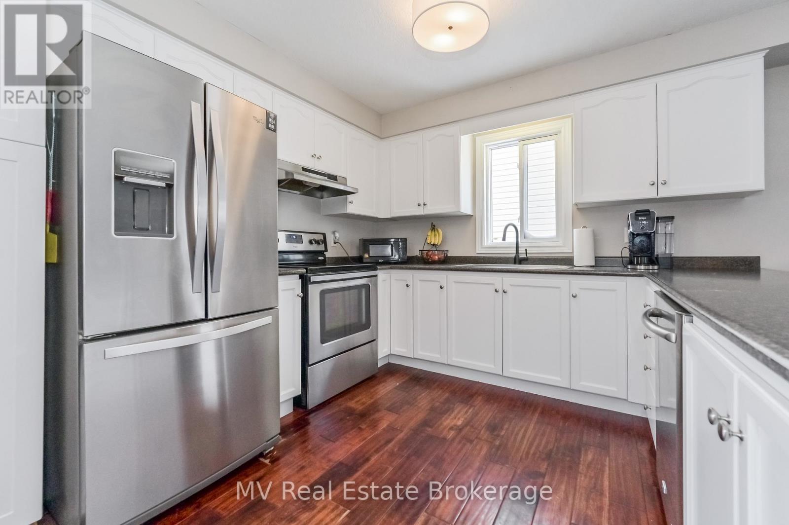 284 Millburn Boulevard, Centre Wellington, Ontario  N1M 3S3 - Photo 17 - X12099396