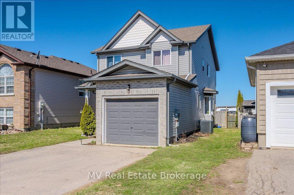 284 Millburn Boulevard, Centre Wellington, Ontario  N1M 3S3 - Photo 2 - X12099396