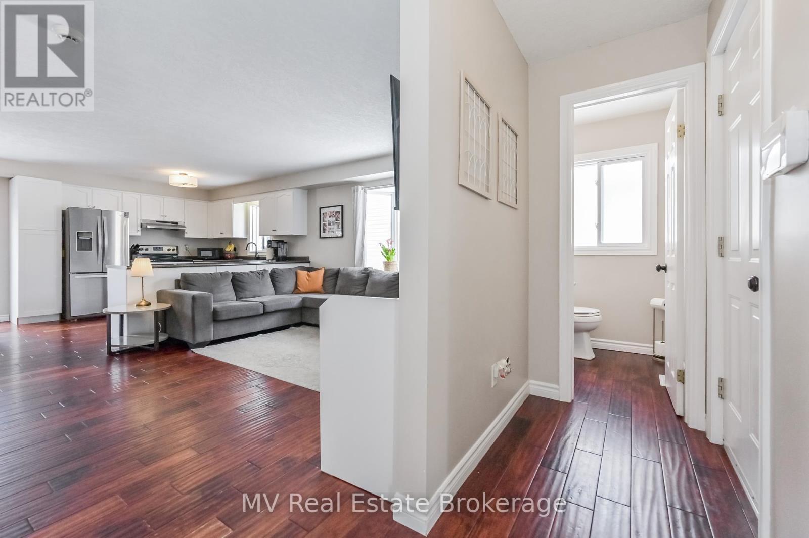 284 Millburn Boulevard, Centre Wellington, Ontario  N1M 3S3 - Photo 22 - X12099396