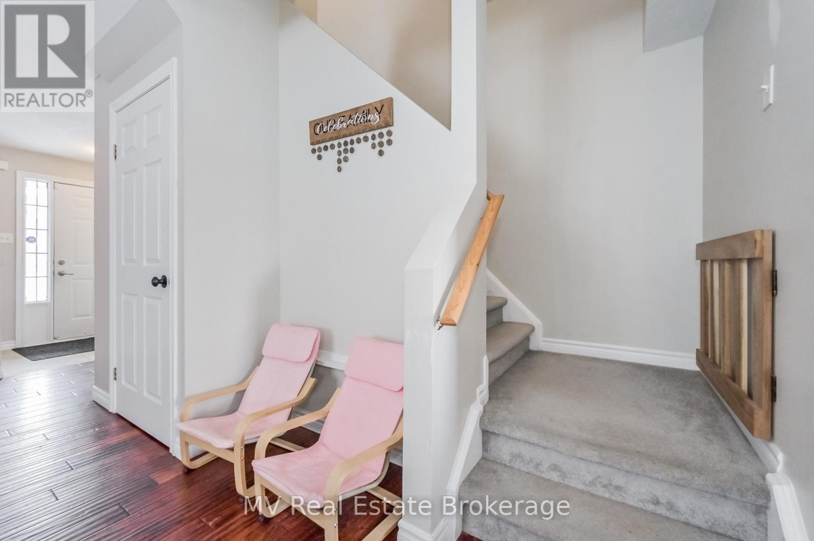 284 Millburn Boulevard, Centre Wellington, Ontario  N1M 3S3 - Photo 24 - X12099396