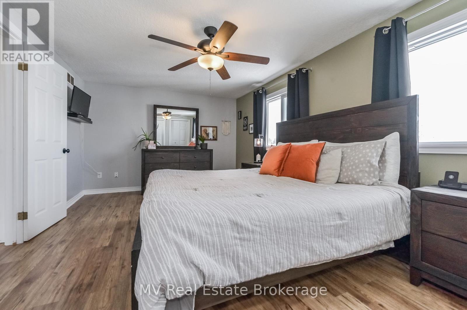 284 Millburn Boulevard, Centre Wellington, Ontario  N1M 3S3 - Photo 35 - X12099396