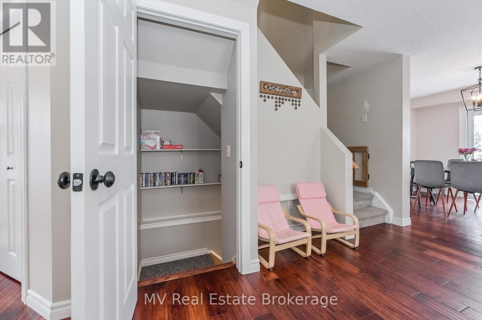 284 Millburn Boulevard, Centre Wellington, Ontario  N1M 3S3 - Photo 36 - X12099396