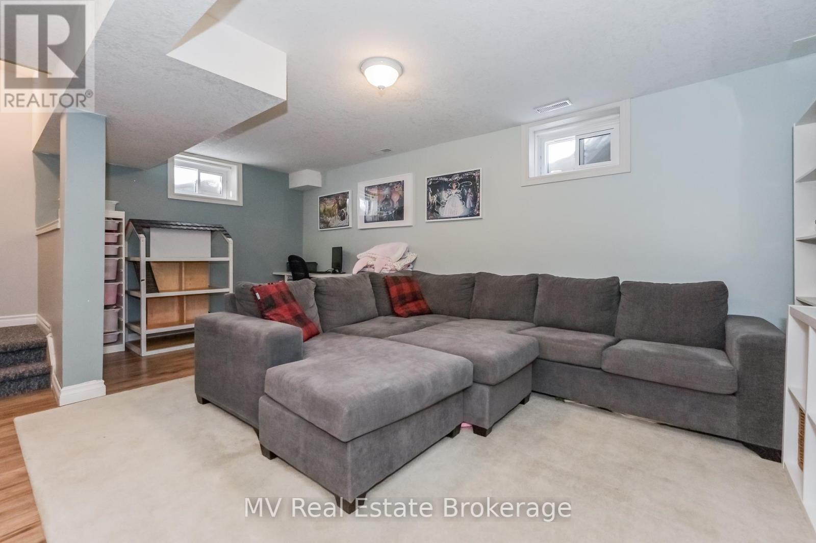 284 Millburn Boulevard, Centre Wellington, Ontario  N1M 3S3 - Photo 39 - X12099396