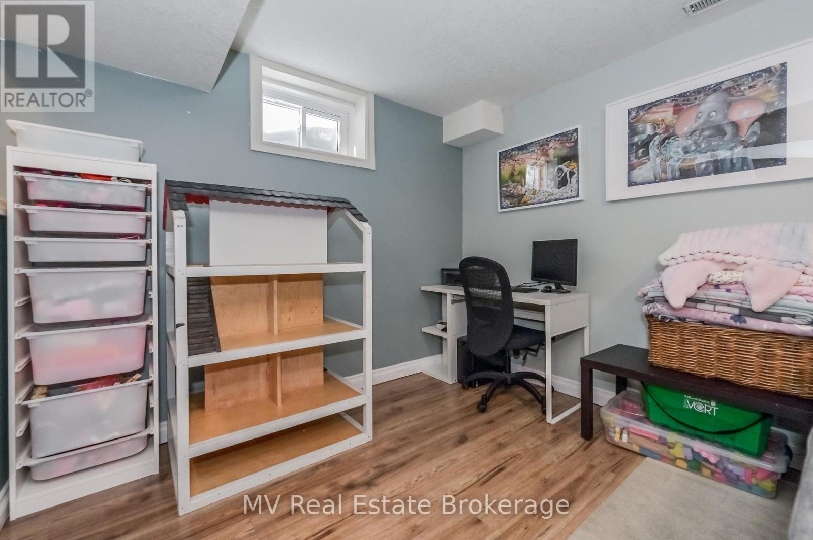 284 Millburn Boulevard, Centre Wellington, Ontario  N1M 3S3 - Photo 40 - X12099396