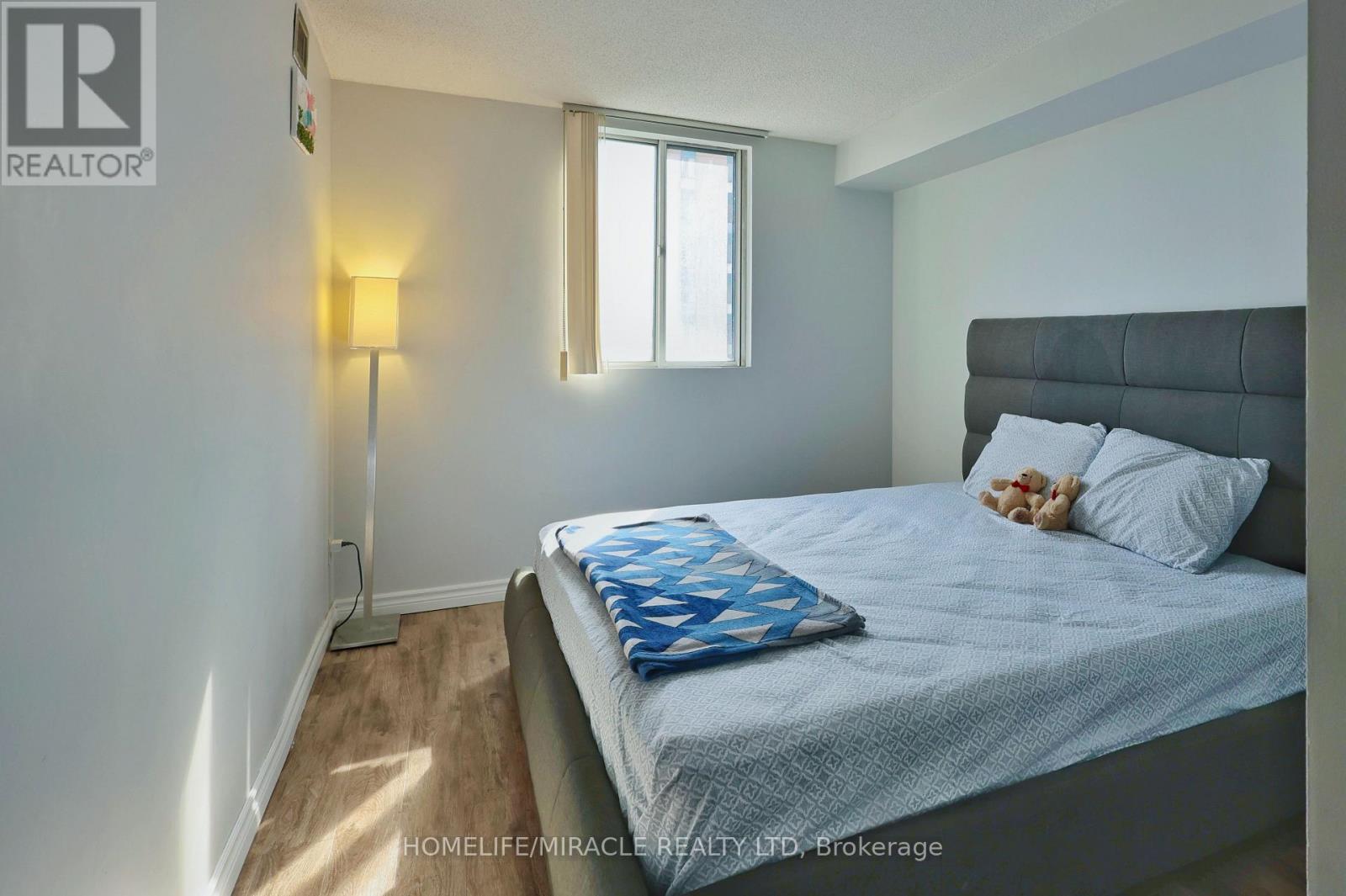 1715 - 145 Hillcrest Avenue, Mississauga, Ontario  L5B 3Z1 - Photo 5 - W12094231