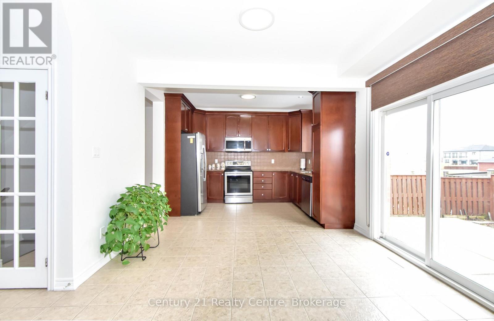 133 Eaglewood Drive, Hamilton, Ontario  L8W 0B2 - Photo 10 - X12096003