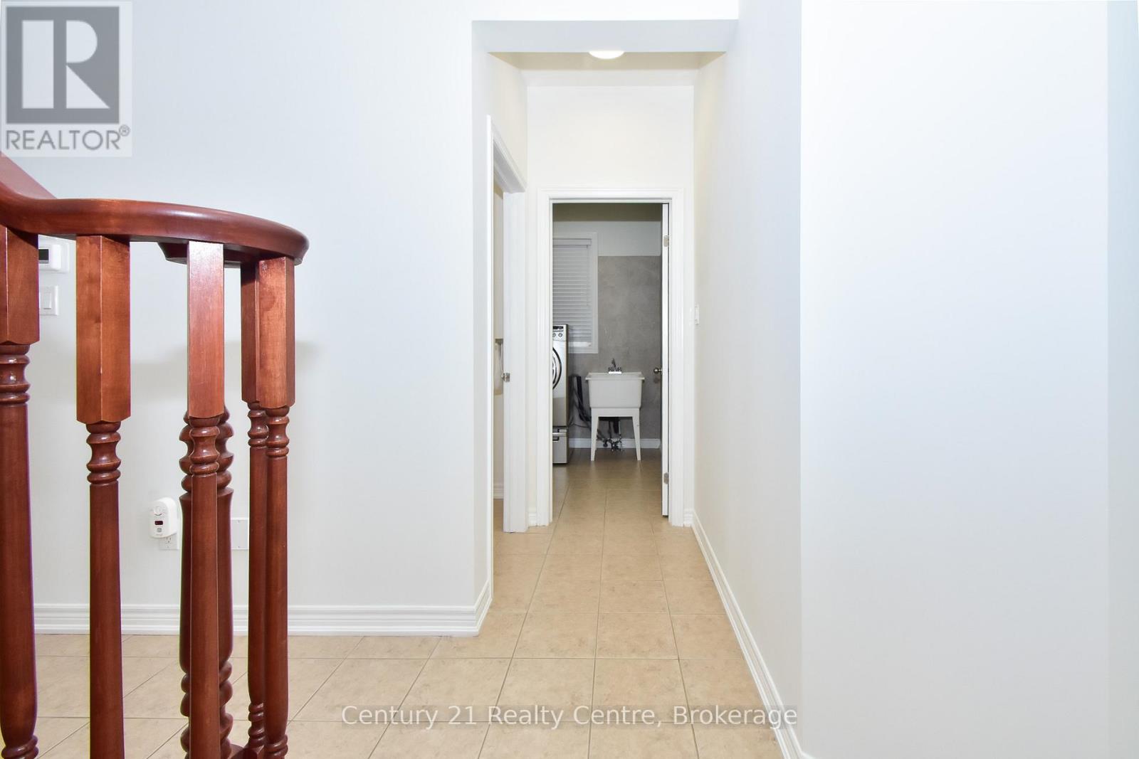 133 Eaglewood Drive, Hamilton, Ontario  L8W 0B2 - Photo 13 - X12096003