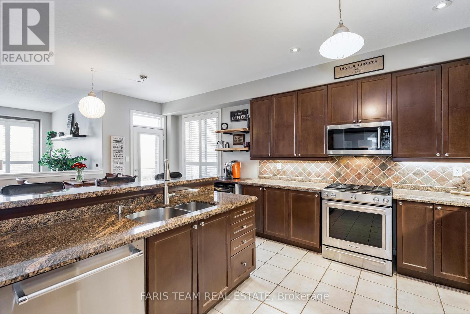 54 Parisian Crescent, Barrie, Ontario  L4N 0Y9 - Photo 5 - S12099400