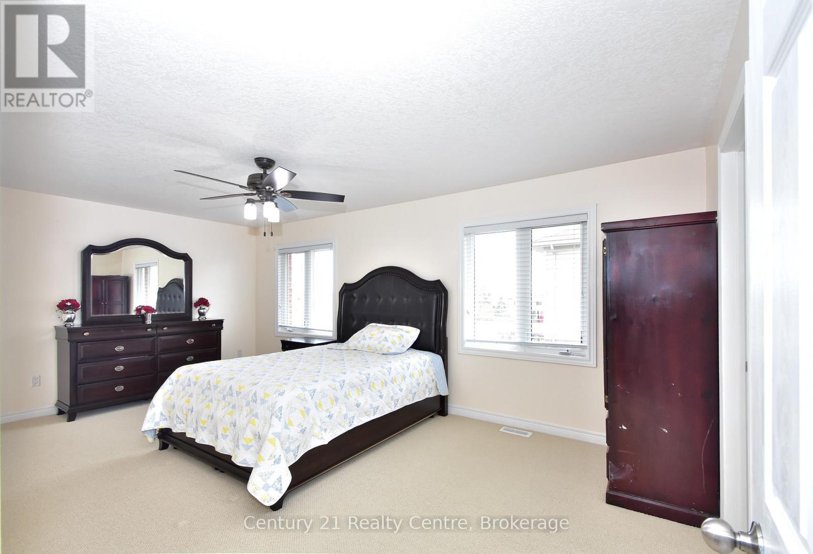133 Eaglewood Drive, Hamilton, Ontario  L8W 0B2 - Photo 23 - X12096003