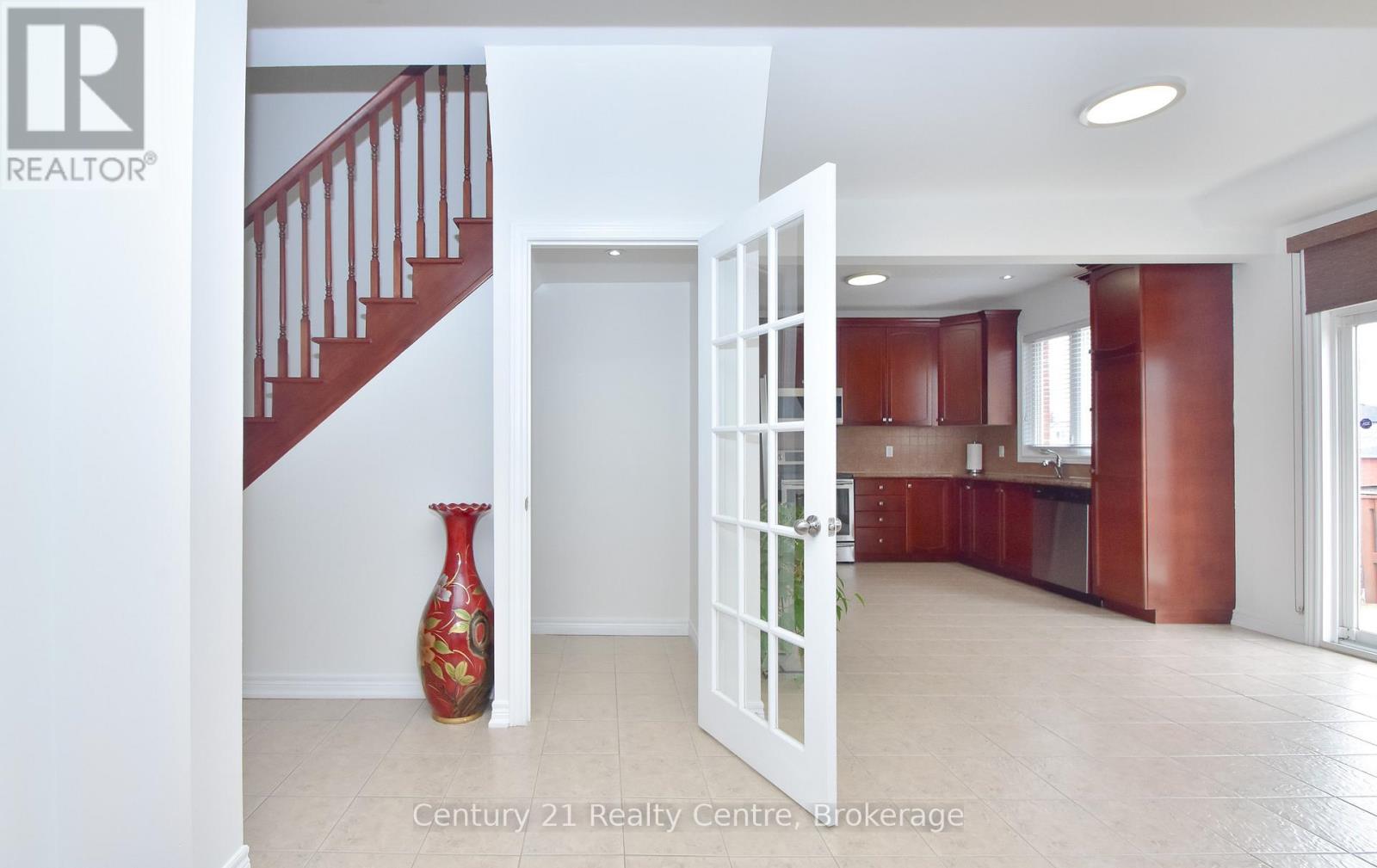 133 Eaglewood Drive, Hamilton, Ontario  L8W 0B2 - Photo 37 - X12096003