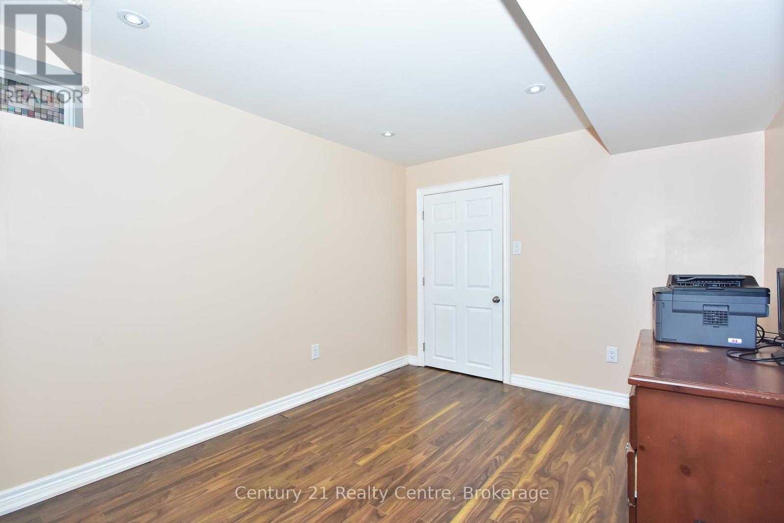 133 Eaglewood Drive, Hamilton, Ontario  L8W 0B2 - Photo 39 - X12096003