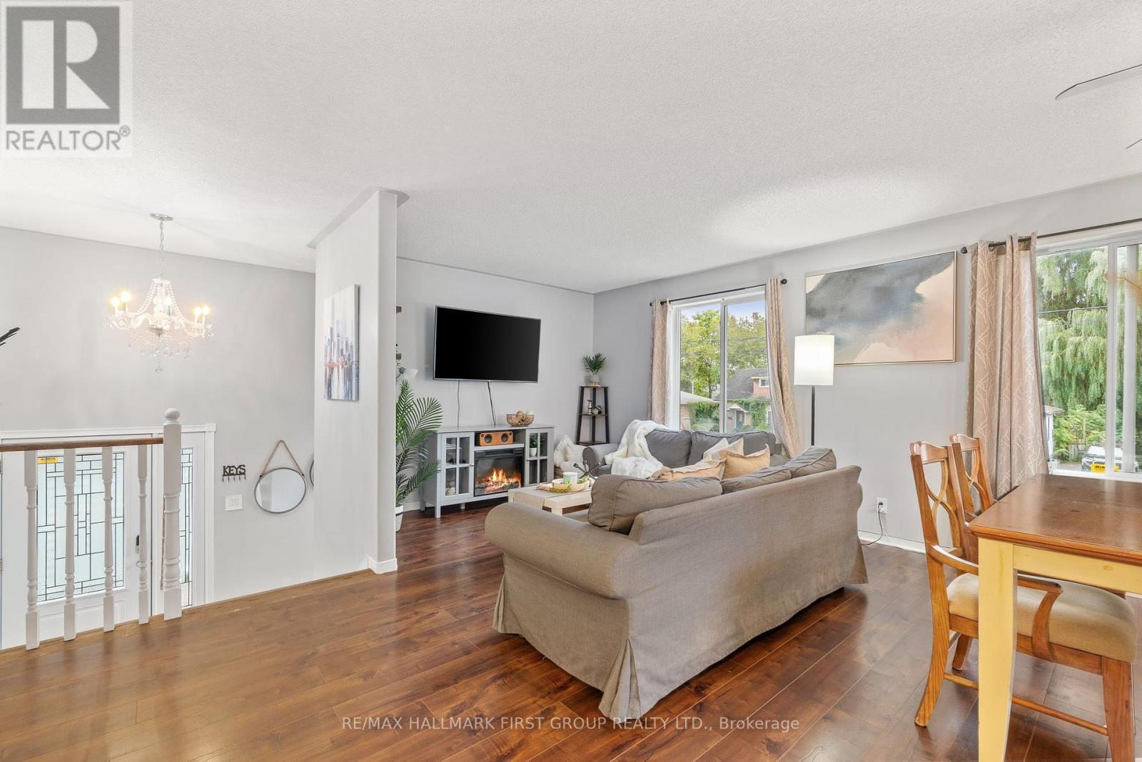 Property at 9 WHITLEY LANE image 5