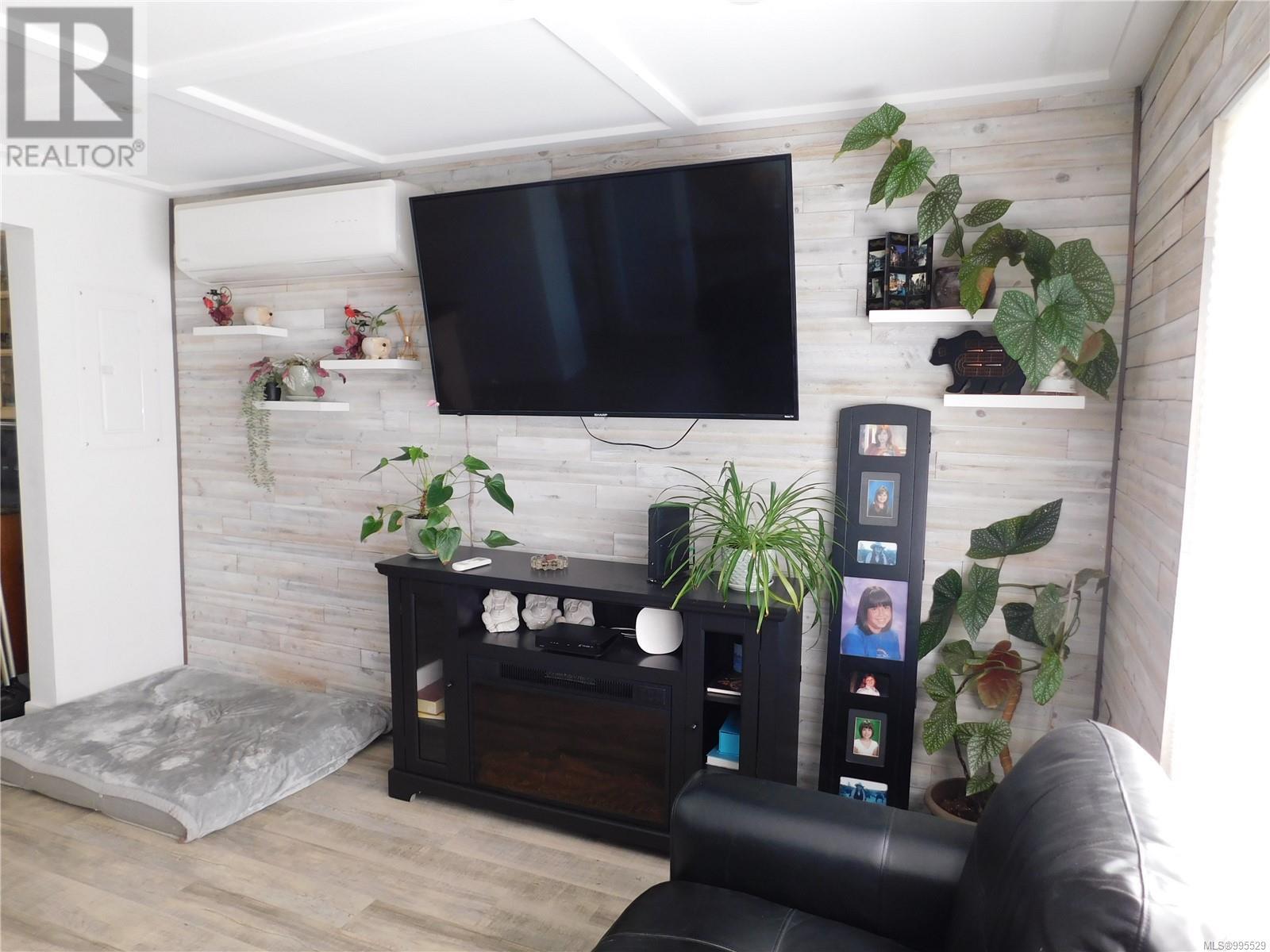 Property at 2539 Anderson Ave image 3