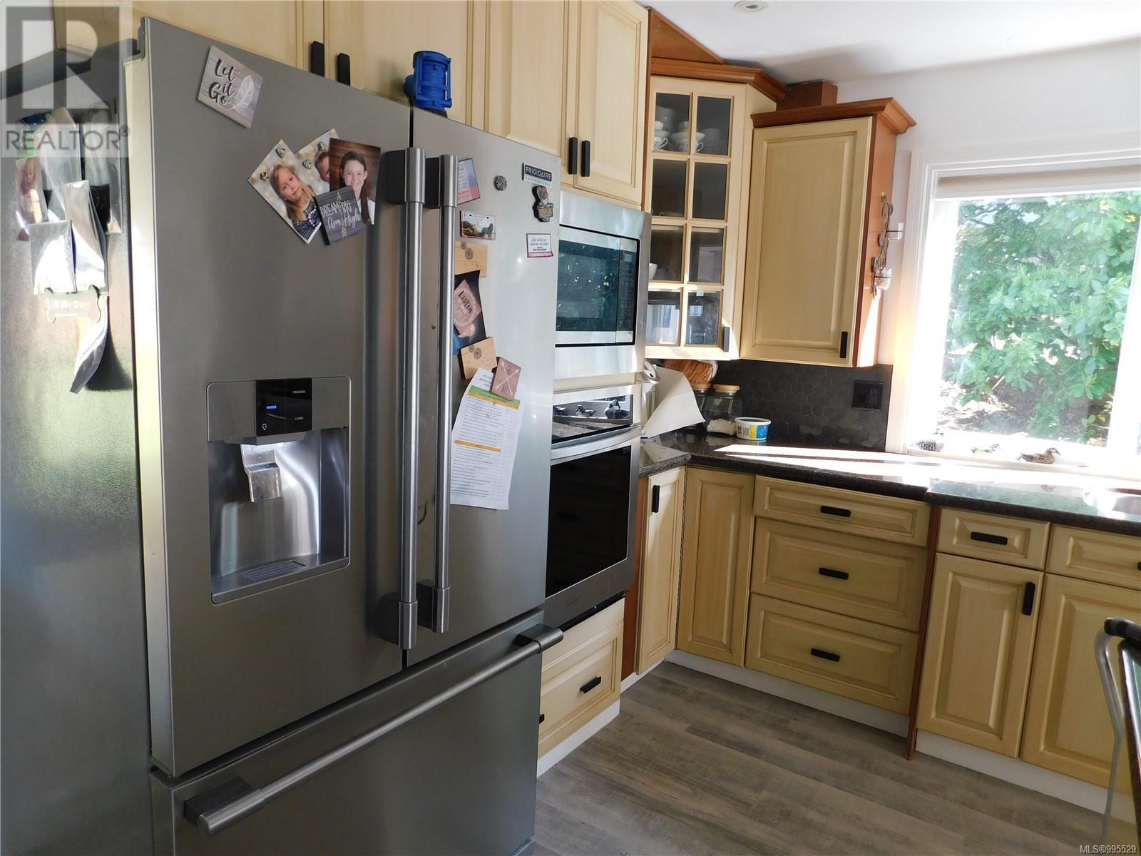 Property at 2539 Anderson Ave image 4