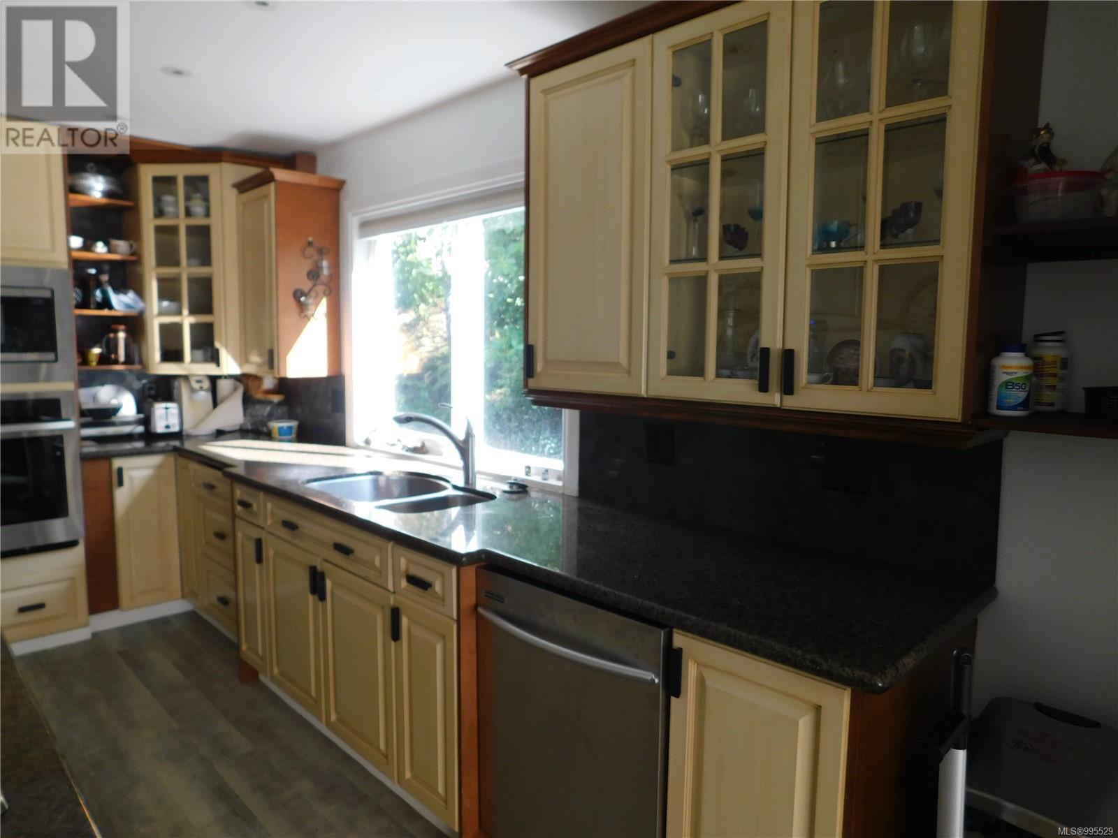 Property at 2539 Anderson Ave image 5