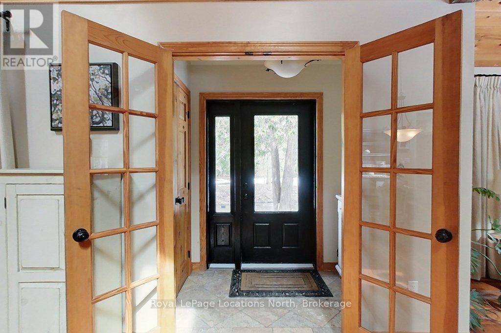 9265 County 9 Road, Clearview, Ontario  L0M 1G0 - Photo 12 - S12076751