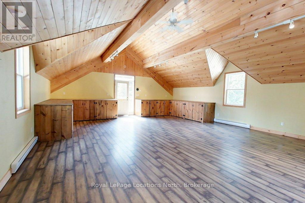 9265 County 9 Road, Clearview, Ontario  L0M 1G0 - Photo 40 - S12076751