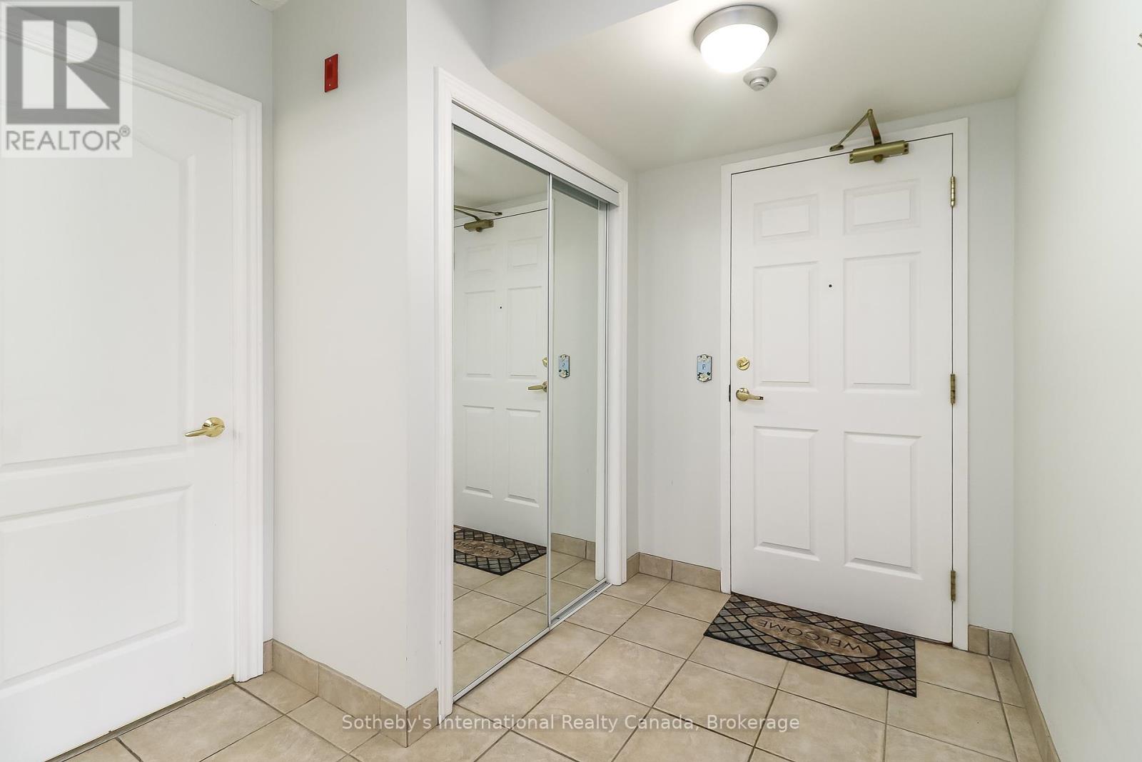 402 - 16 Raglan Street, Collingwood, Ontario  L9Y 4Y2 - Photo 4 - S12099559